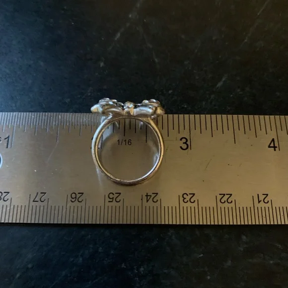 AVON | Rhinestone Silver Metal Bow Ring - Picture 4 of 4